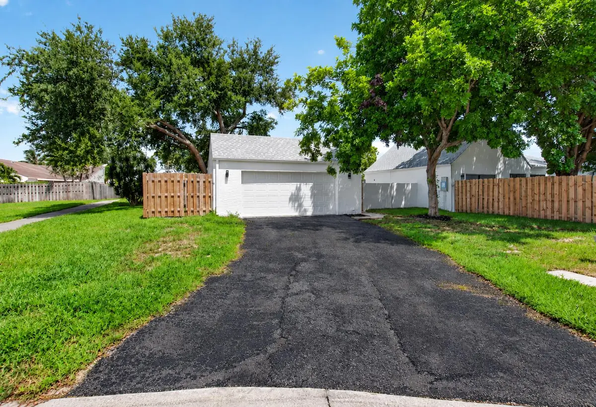 19014321-bce9-468c-8d27-0a3d73417def at 905 NW 21ST Way, Delray Beach
