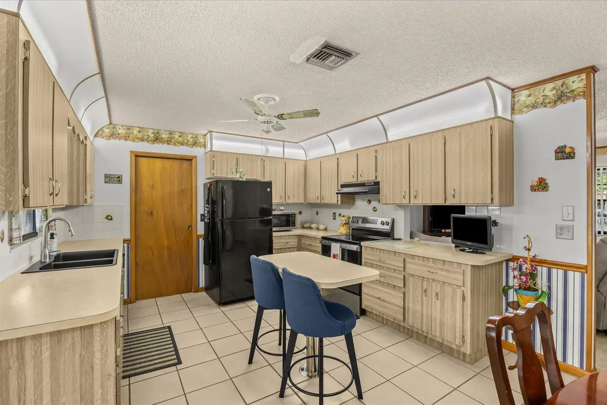 Kitchen at 351 BAYSINGER Avenue, Fort Pierce
