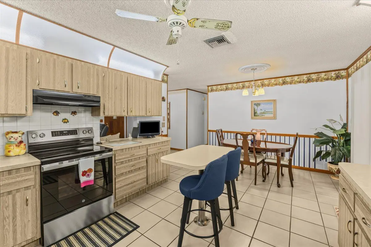 Kitchen at 351 BAYSINGER Avenue, Fort Pierce