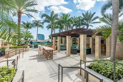 550 OKEECHOBEE Boulevard 1008, West Palm Beach – Condominium for sale