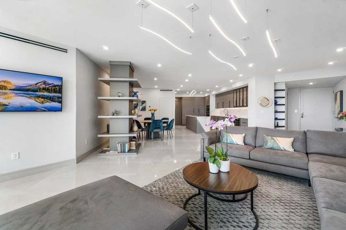 OPEN FLOORPLAN! at 550 SE Mizner Boulevard B709, Boca Raton