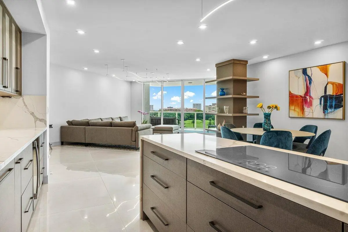 OPEN FLOORPLAN WITH GOLF VIEWS! at 550 SE Mizner Boulevard B709, Boca Raton
