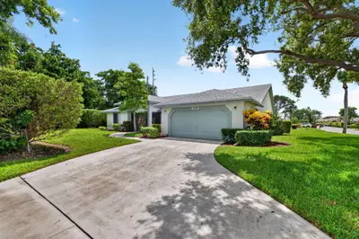 2320 Riviera Drive, Delray Beach – Single Family Residence for sale