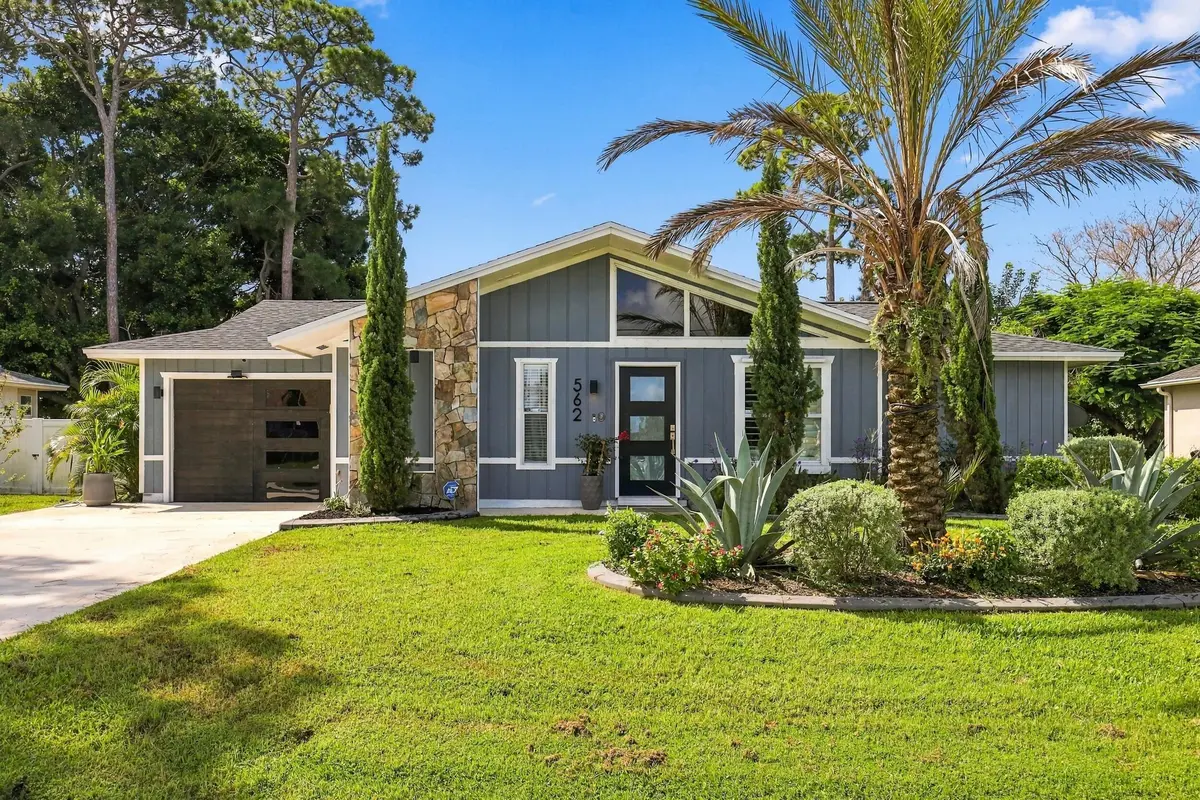 1_1z3a3808 at 562 SW Eyerly Avenue, Port St. Lucie