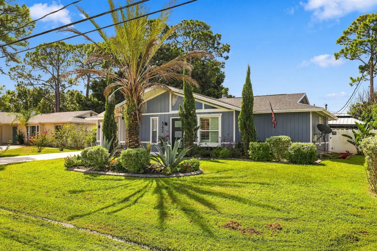 2_1z3a3811 at 562 SW Eyerly Avenue, Port St. Lucie