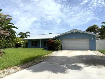 1916 Coconut Drive, Fort Pierce – Single Family Residence for rent