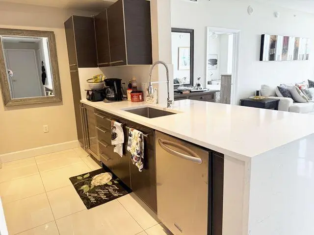 Kitchen at 550 OKEECHOBEE Boulevard 1008, West Palm Beach