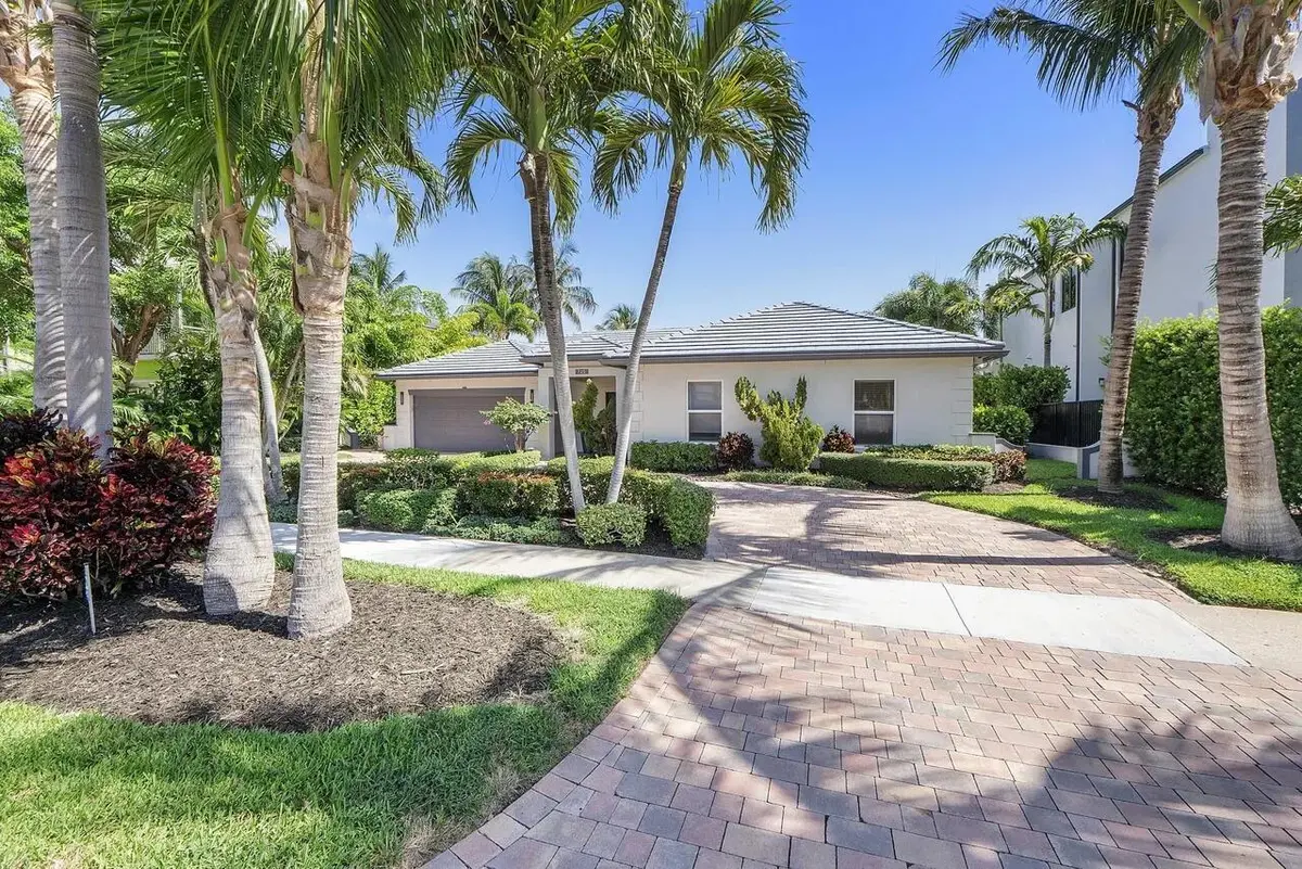 photo_07_1318633592 at 725 NE 36th Street, Boca Raton