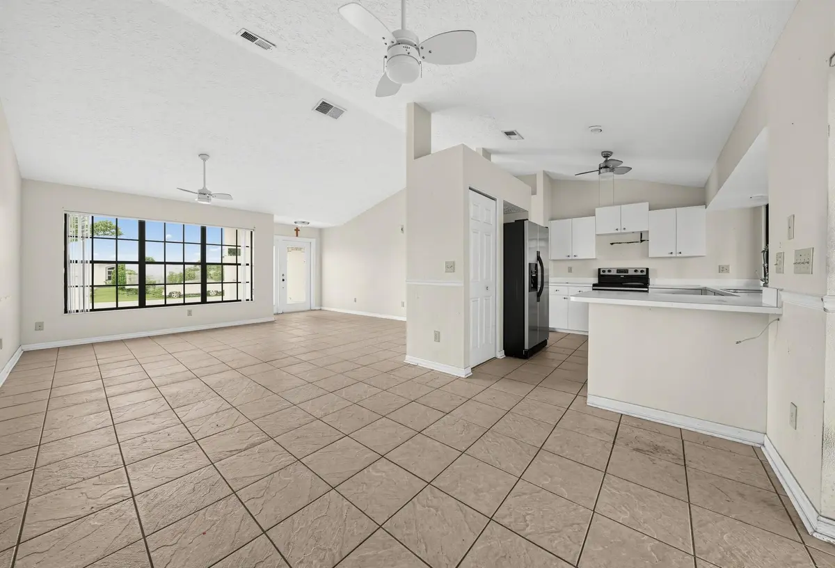 11_3109_SE_Mall_Terrace-Living_room-0627 at 3109 SE MALL Terrace, Port St. Lucie