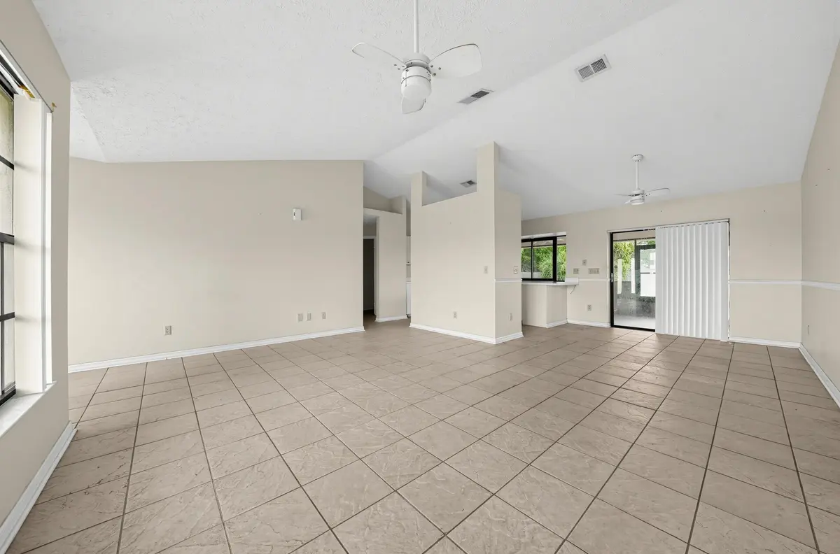 12_3109_SE_Mall_Terrace-Living_room-0618 at 3109 SE MALL Terrace, Port St. Lucie