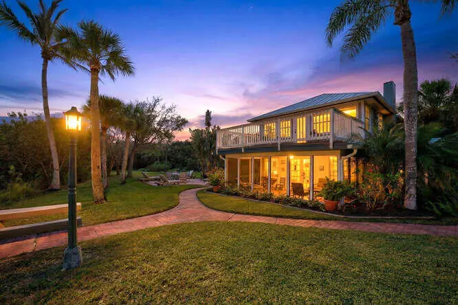 1935 Quay Dock Rd Vero Beach-small-007-0 at 1935 Quay Dock Road, Vero Beach