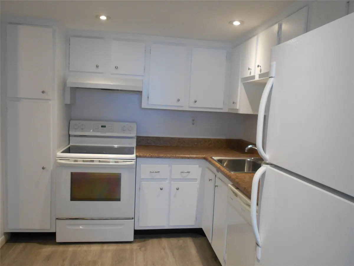 Photo 4 at 2781 TAFT Street 311, Hollywood