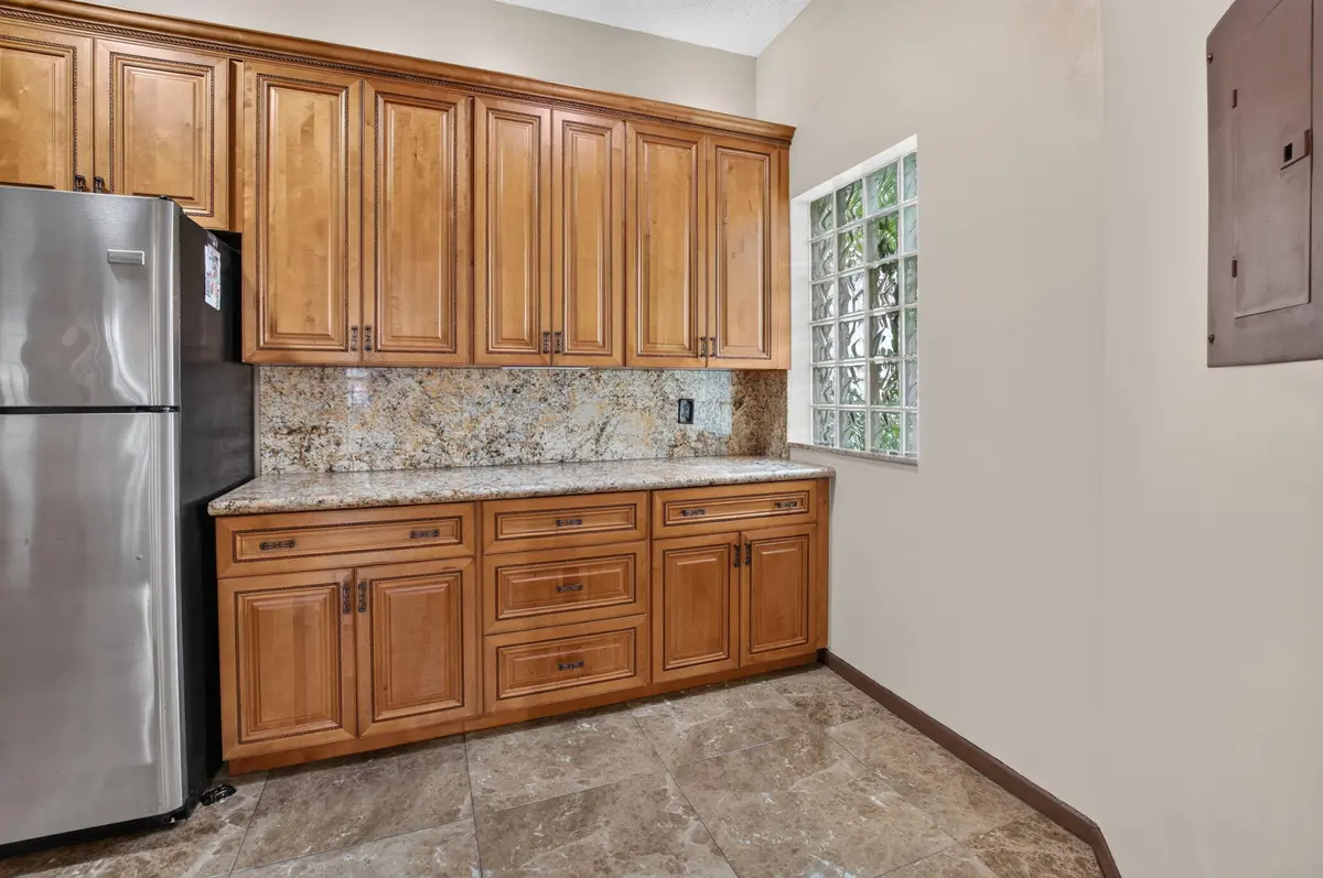 Kitche at 5414 Venetia Court H, Boynton Beach