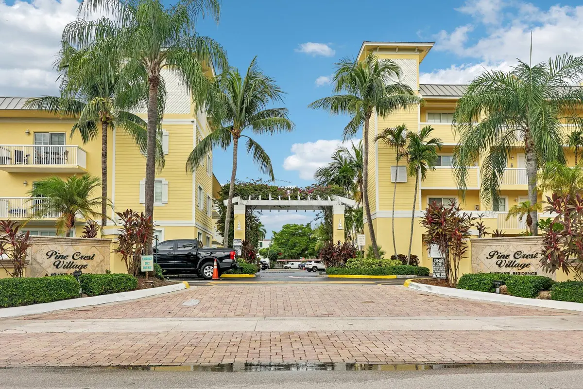 2-web-or-mls-NE 15th Ave 138-S1009-002 at 150 NE 15TH Avenue 138, Fort Lauderdale