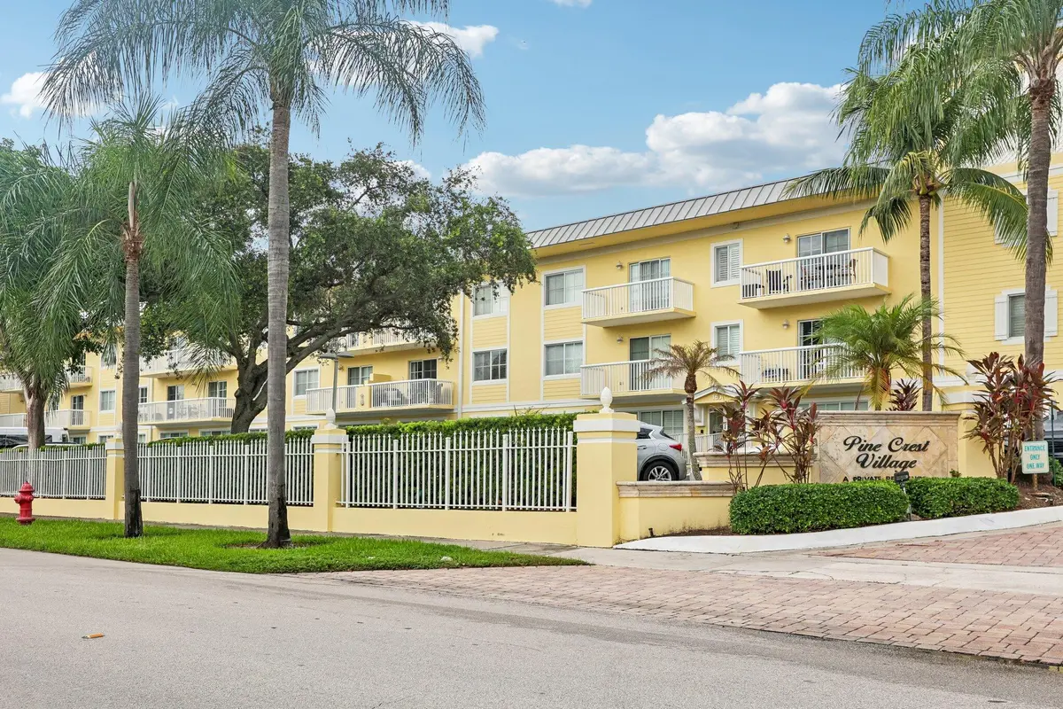 3-web-or-mls-NE 15th Ave 138-S1009-003 at 150 NE 15TH Avenue 138, Fort Lauderdale
