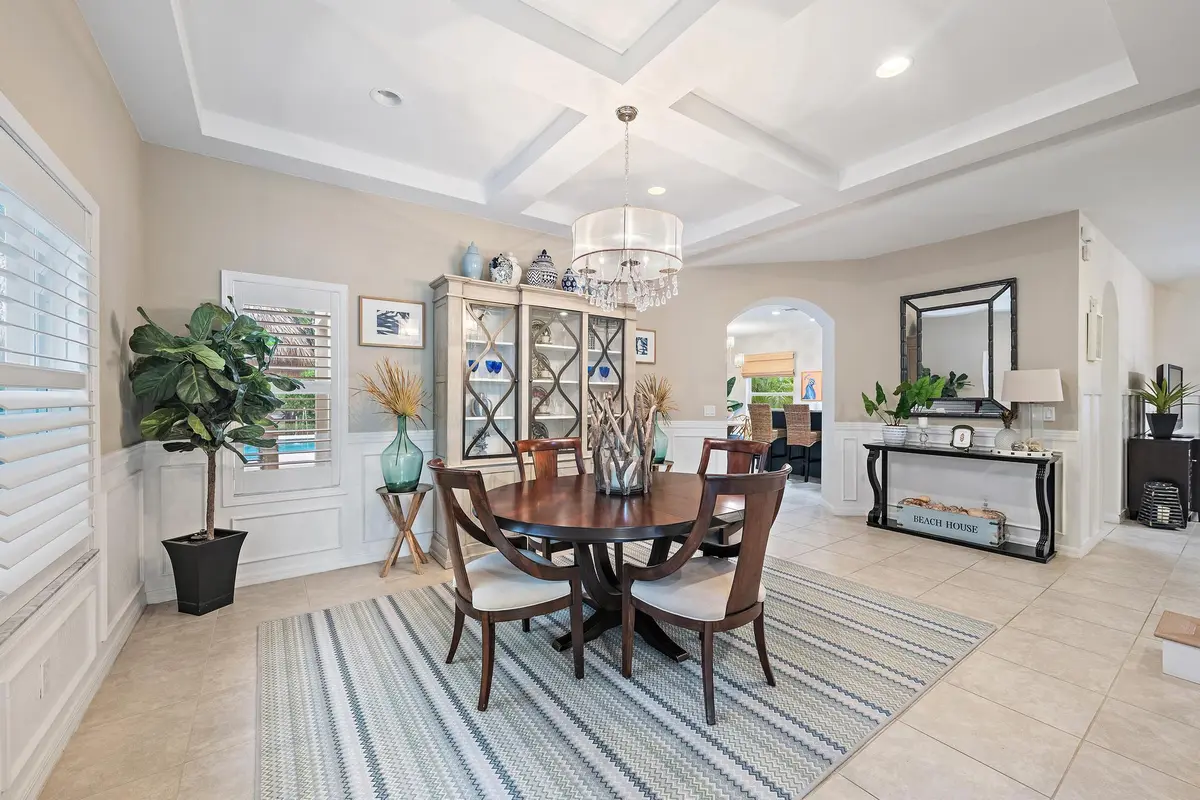 Dining at 148 Behring Way, Jupiter