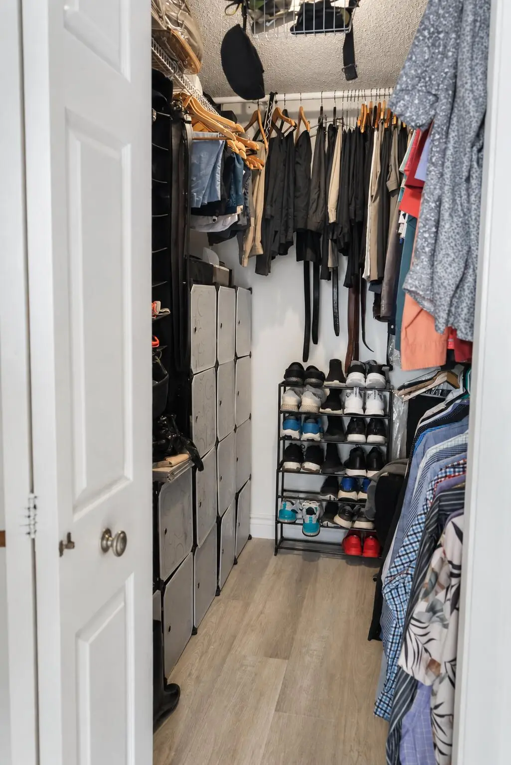 walking closet at 16500 Golf Club Road 301, Weston