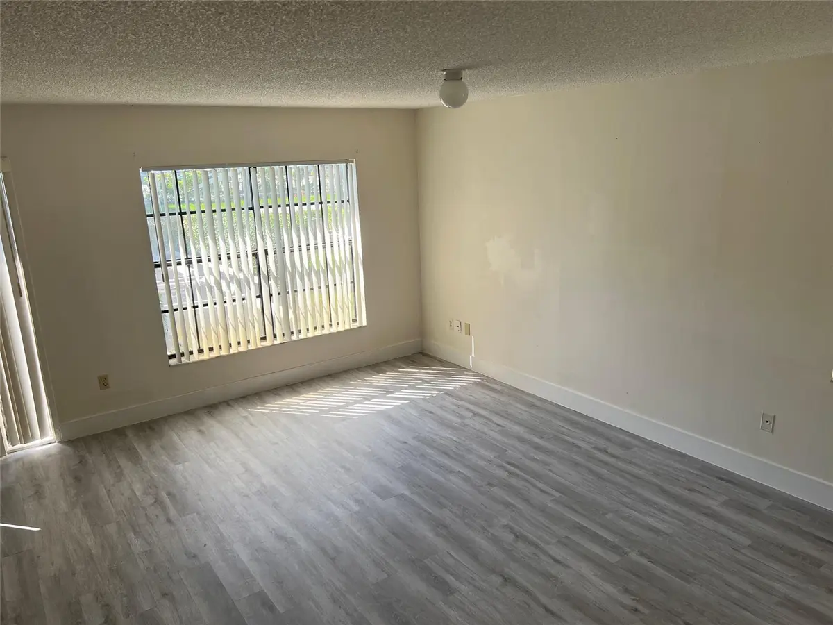 Photo 4 at 2941 NW 92nd Avenue, Coral Springs