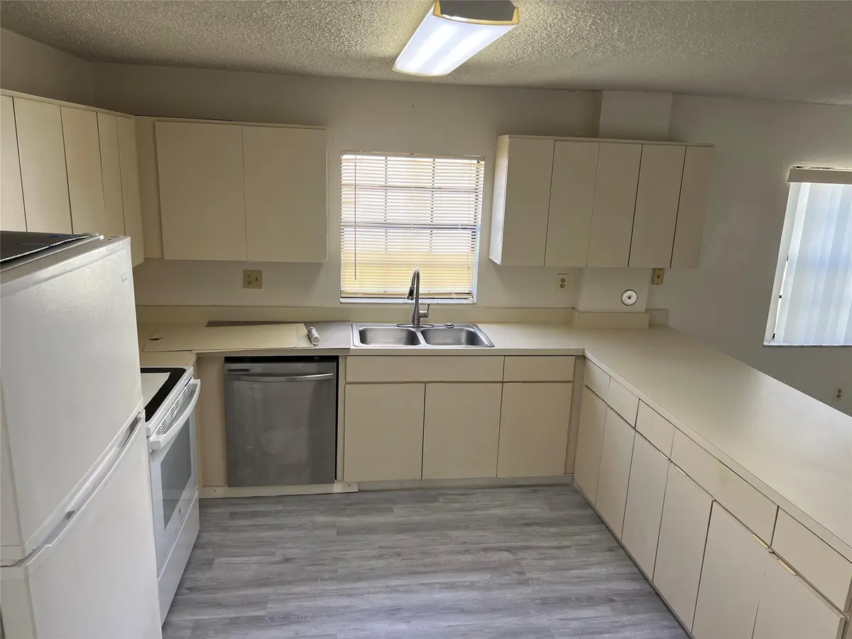 Photo 5 at 2941 NW 92nd Avenue, Coral Springs