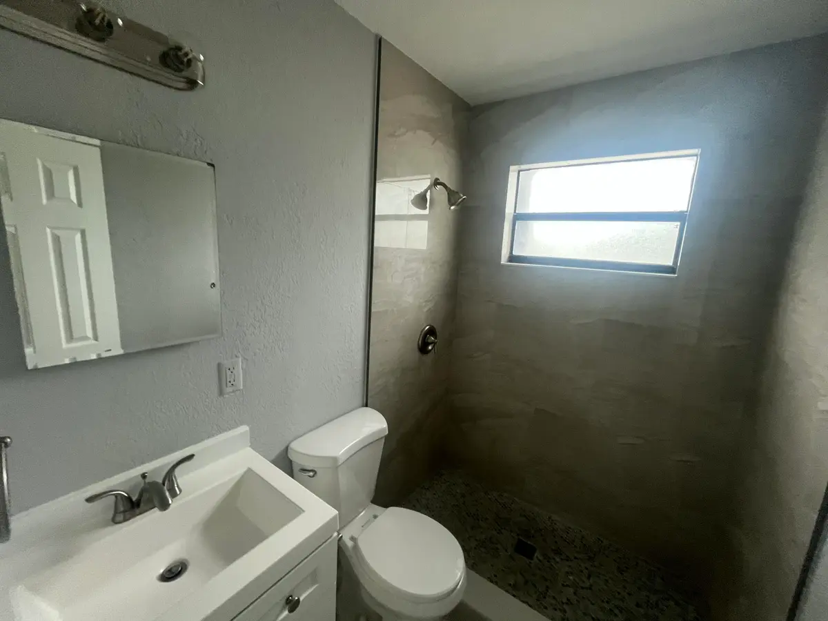 IMG_8618 at 421 NW 7th Terrace 3, Fort Lauderdale