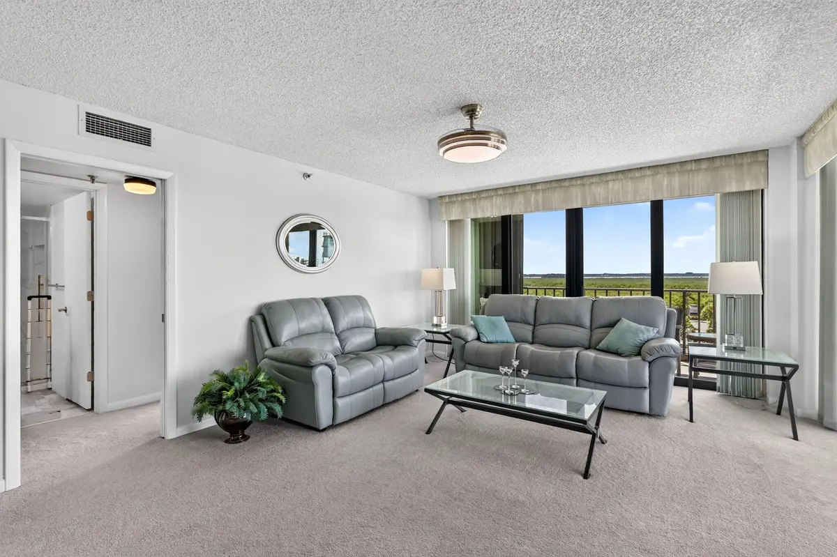 7-web-or-mls-5P1A6458 at 5047 N Highway A1A 604, Fort Pierce