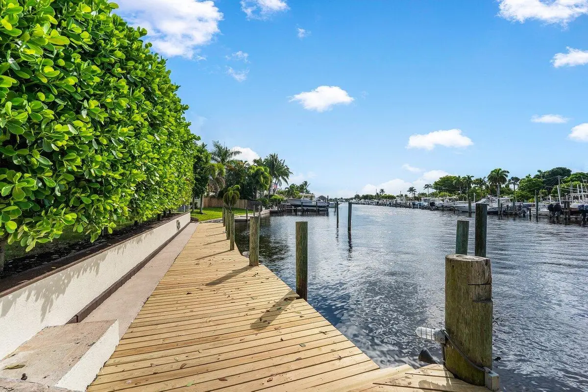 dock at 638 Shore Drive, Boynton Beach