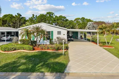 7835 White Ibis Lane, Port St. Lucie – Manufactured Home for sale