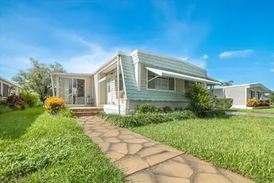 132 NW 53RD Place, Deerfield Beach – Manufactured Home for sale