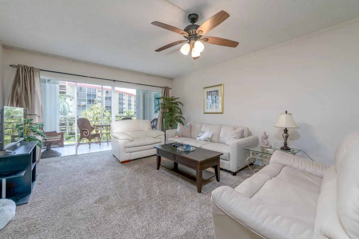 427-16 at 2731 NE 14TH ST Street 427, Pompano Beach