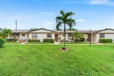 2883 CROSLEY Drive F, West Palm Beach – Condominium for sale