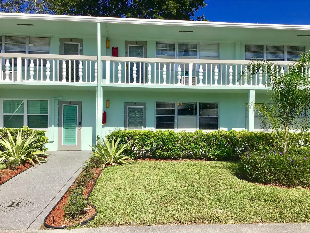 Photo 2 at 7 Oakridge B 7, Deerfield Beach