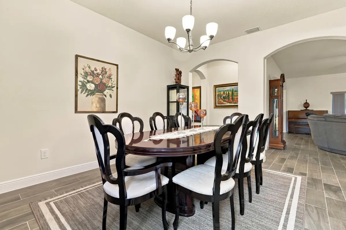 Dinning at 11490 SW AVENTINO Drive, Port St. Lucie