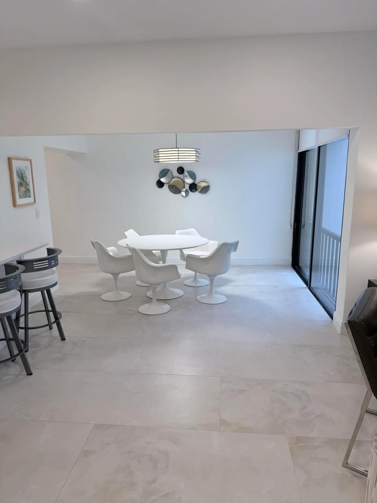 dining at 1640 Twelve Oaks Way 305, North Palm Beach