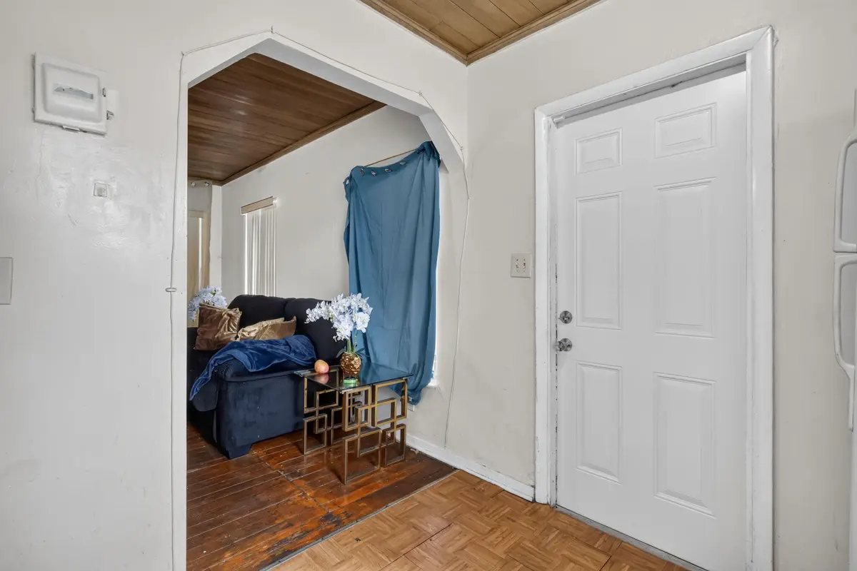 Entrance at 323 NW 4TH Avenue, Delray Beach