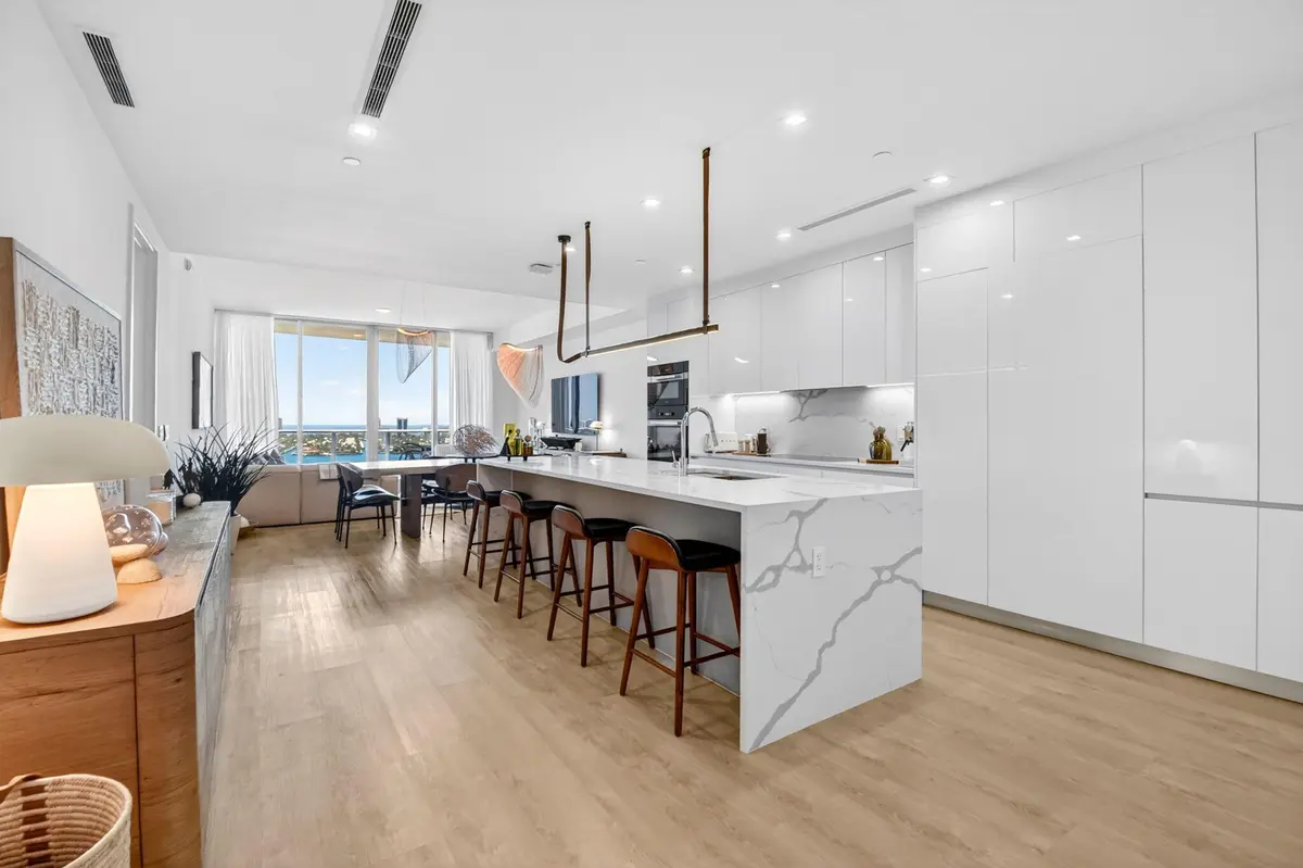 Living area at 220 Lake Shore Drive 1708, Lake Park