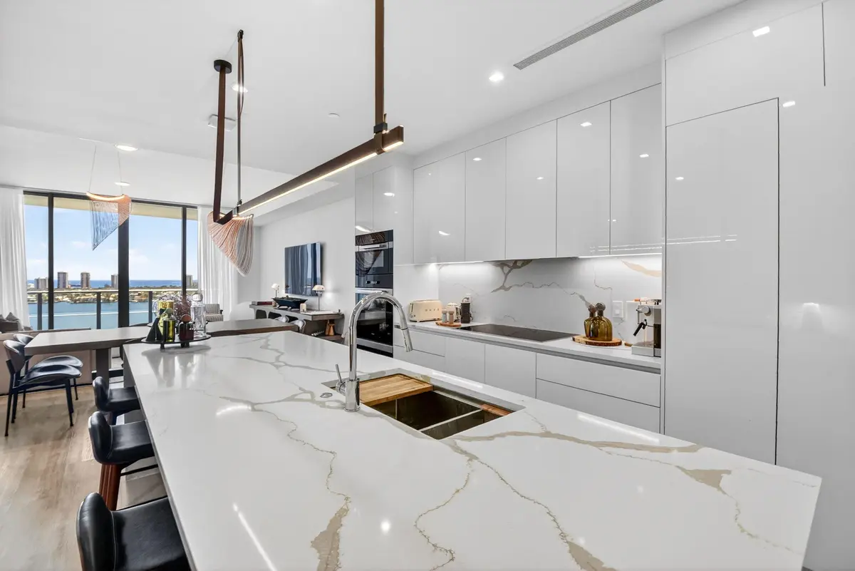 Open kitchen at 220 Lake Shore Drive 1708, Lake Park