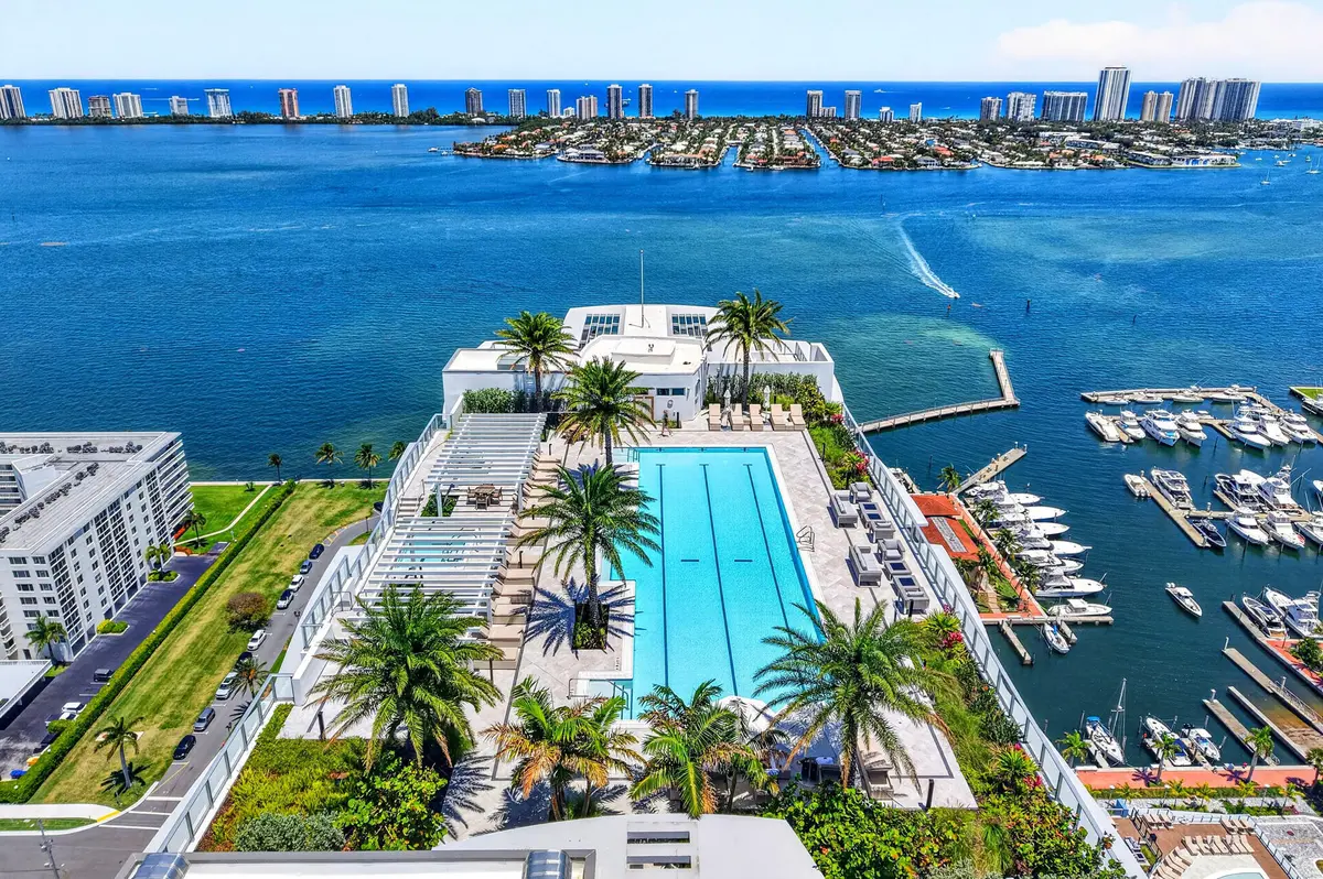 Amenities roof top pool at 220 Lake Shore Drive 1708, Lake Park