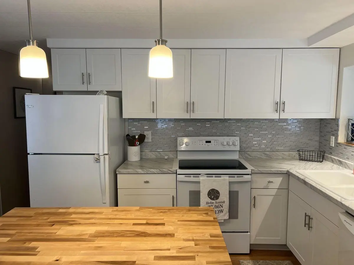 kit at 11000 SE FEDERAL  Highway lot 20, Hobe Sound