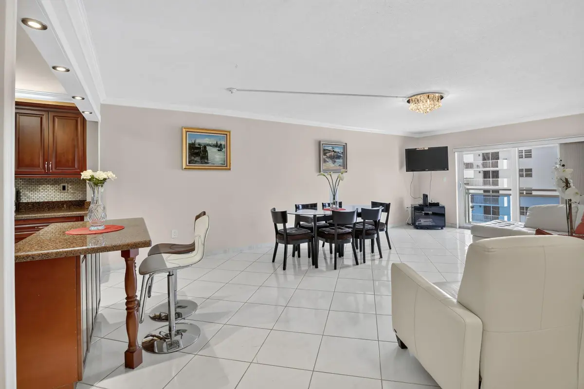 7-web-or-mls-_A7A9044 at 1701 S OCEAN Drive 902, Hollywood