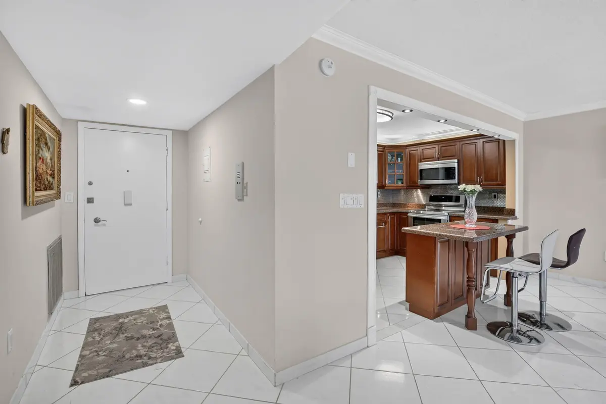 8-web-or-mls-_A7A9049 at 1701 S OCEAN Drive 902, Hollywood