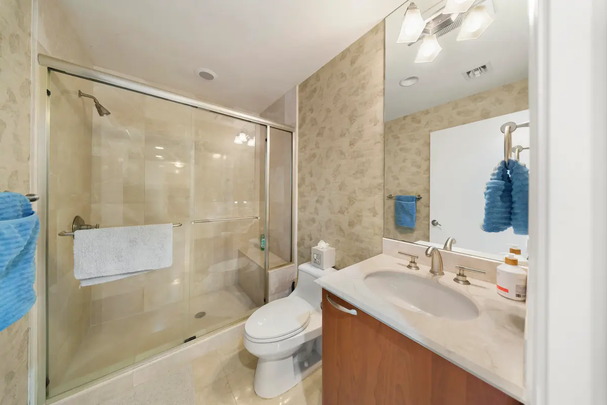 DSC07372 Vassar Gordon at 701 SE 21ST Avenue 302, Deerfield Beach