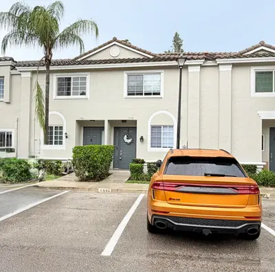 5738 NW 48TH Avenue, Coconut Creek – Townhouse for rent