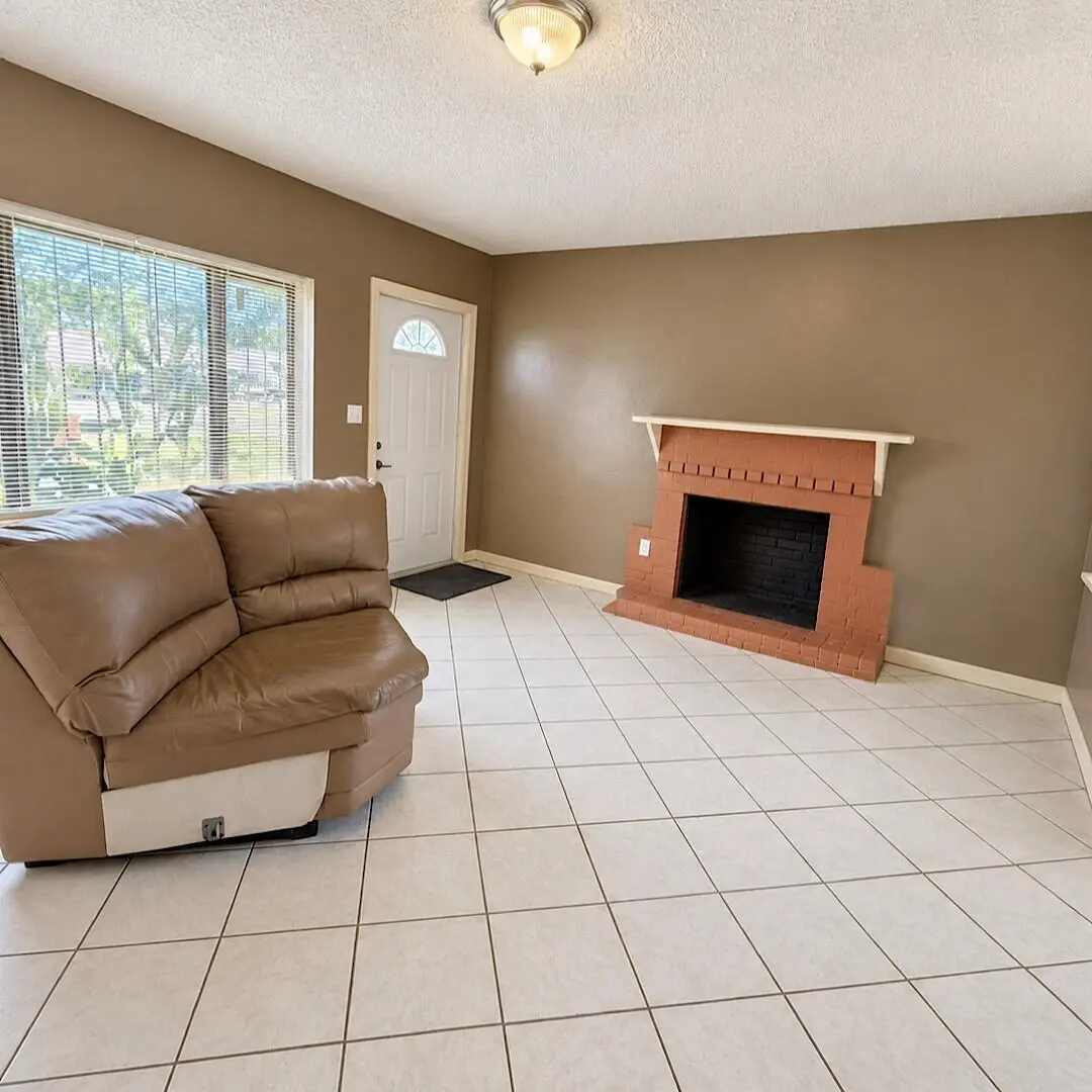 FIRE PLACE FRONT ROOM at 915 RUTLAND Street, Opa-Locka