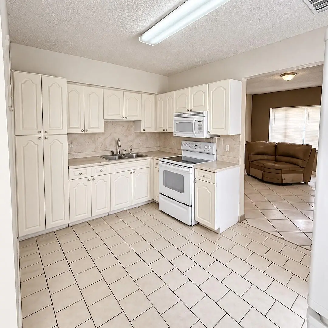 KITCHEN 1 at 915 RUTLAND Street, Opa-Locka
