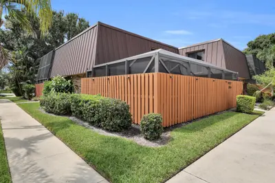 5857 SE Windsong Lane 806, Stuart – Townhouse for rent