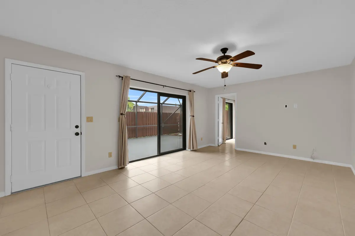 5857 SE Windsong Lane 806, at 5857 SE Windsong Lane 806, Stuart