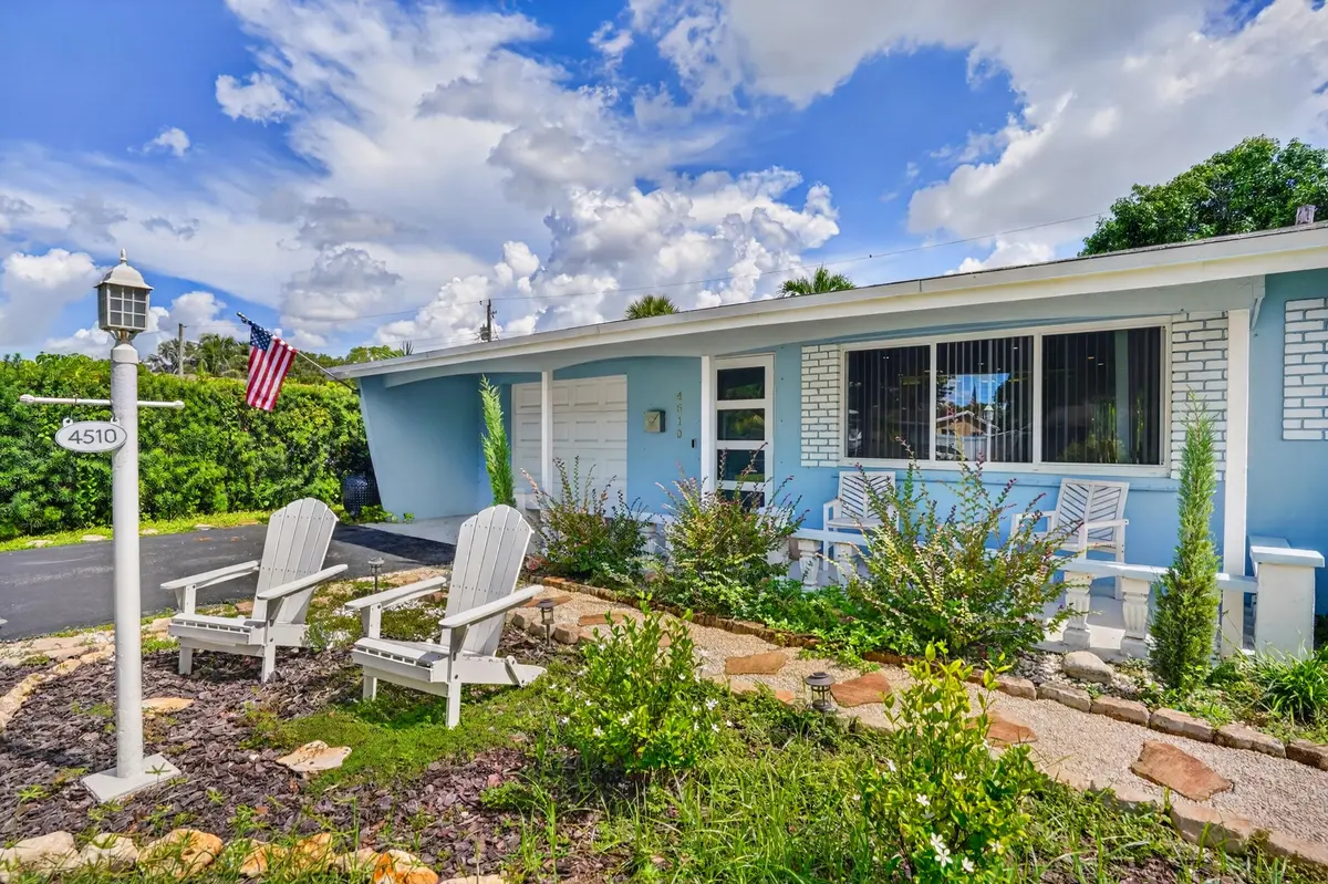 006_DSC09455 at 4510 NW 12TH Terrace, Fort Lauderdale