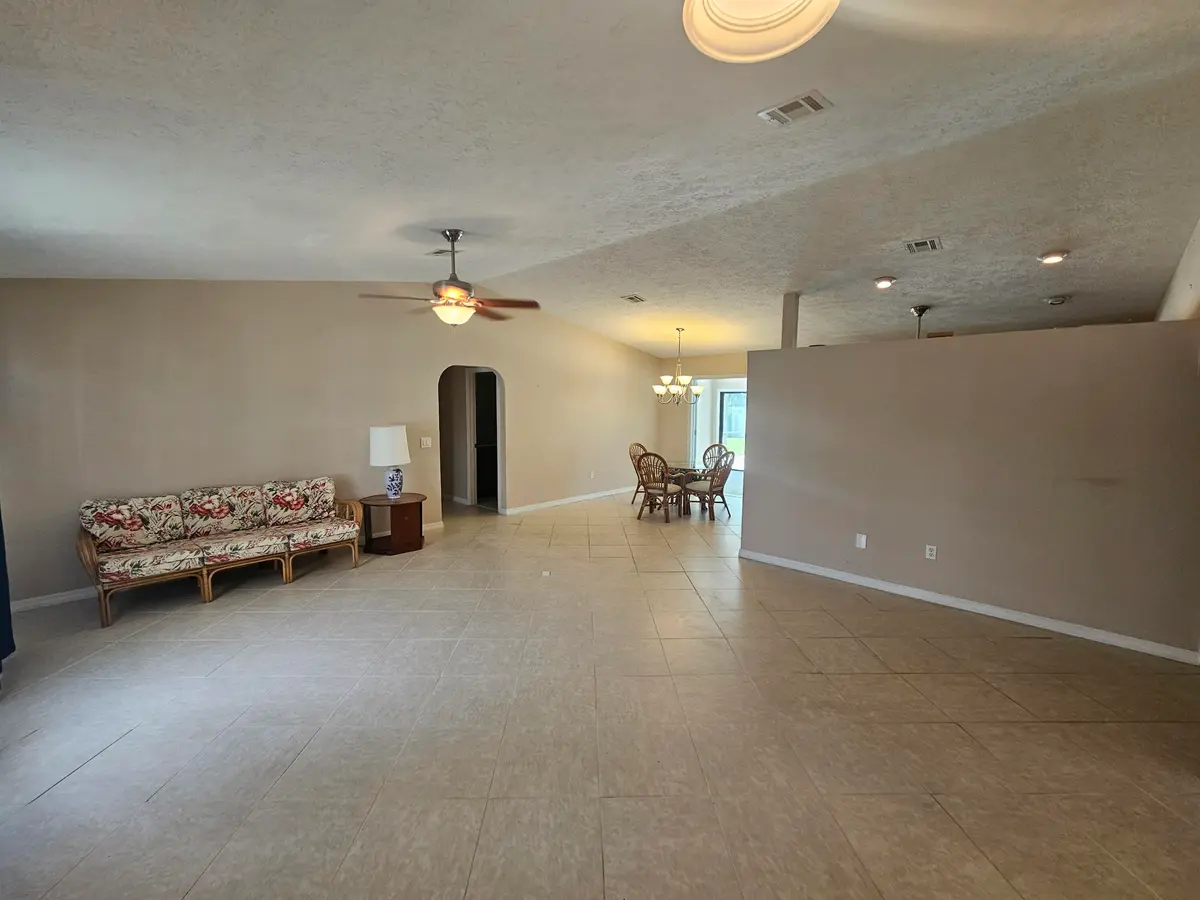 421 SE Faith Terrace, Port St. Lucie, FL – photo 3