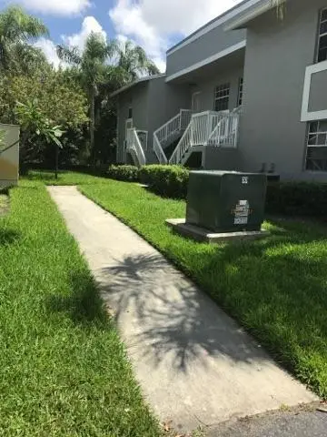 450 NE 210TH CIR Terrace 104-6C, Miami – Condominium for sale