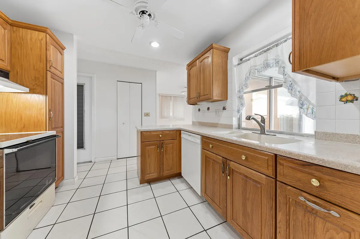 2070 SW 13TH Terrace, Boynton Beach, FL – photo 4